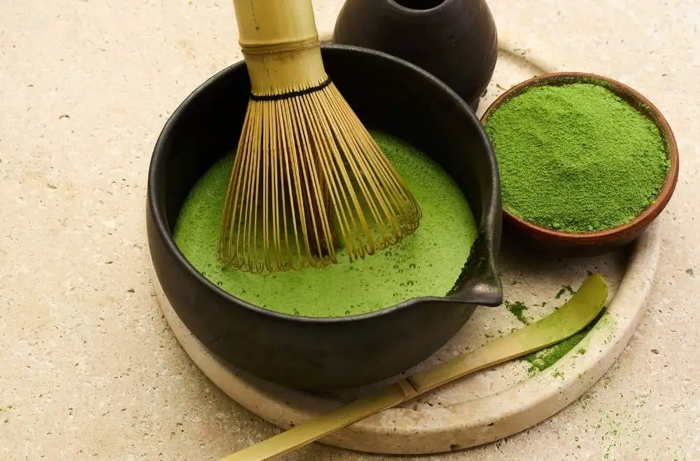 Matcha: quais os benefícios do chá da “moda”?